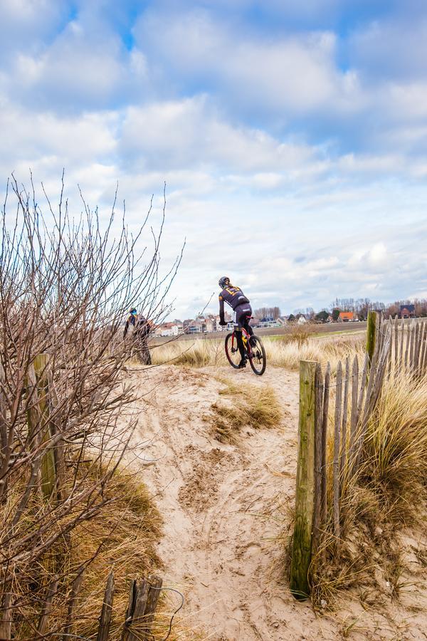 Sable D'O -Vlak Aan De Zee- Bed & Breakfast Mariakerke  Екстериор снимка